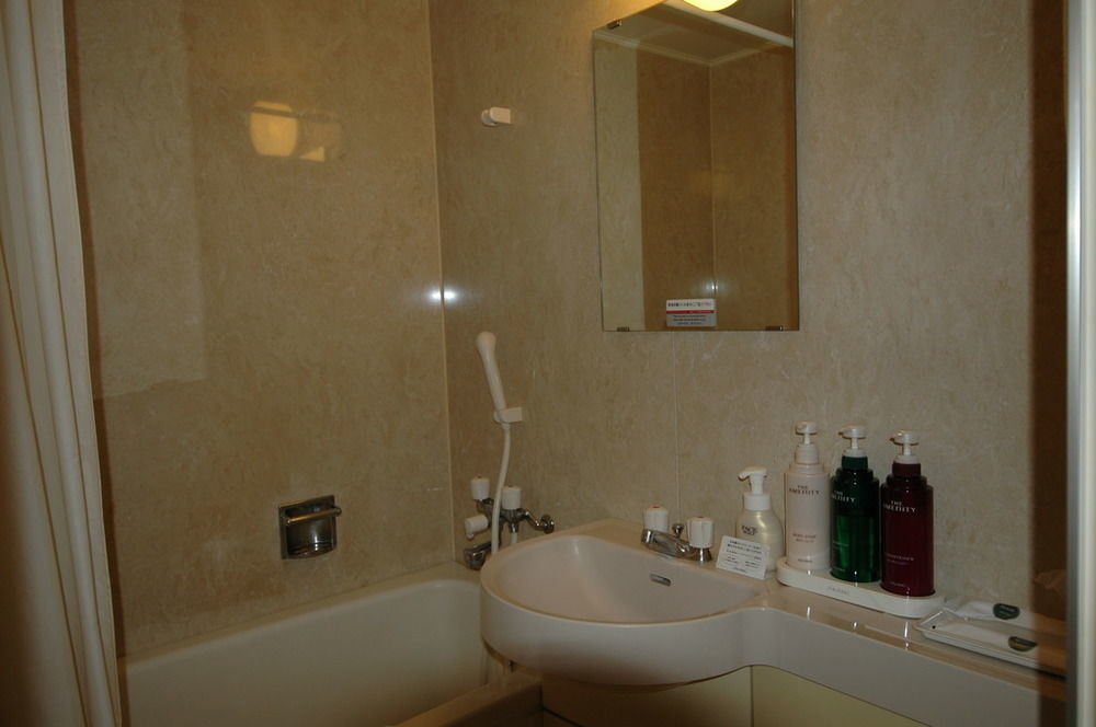 Takamatsu Terminal Hotel Екстериор снимка